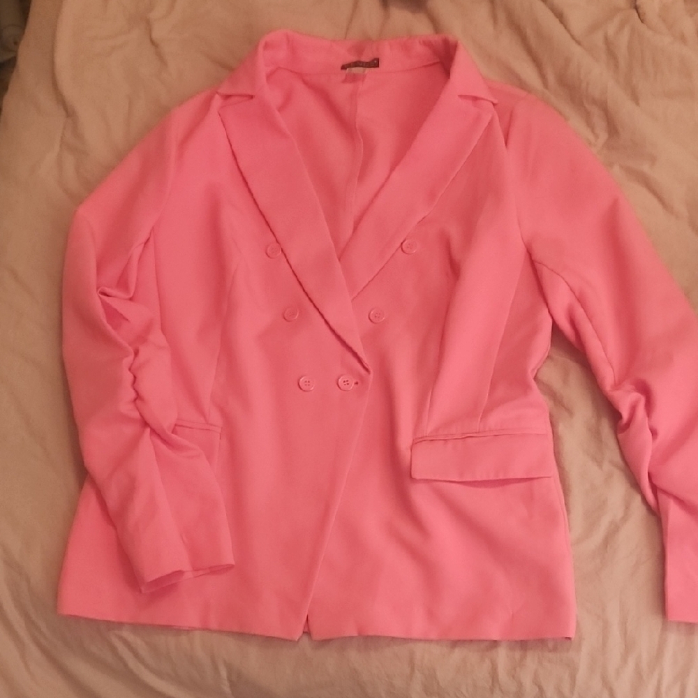 Chic Pink Double-Breasted Blazer